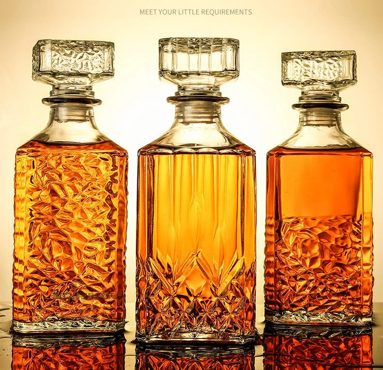 950ml Whiskey Vodka Wine Decanter Wine Bottle European Style Square Wine Glass Bottle Beer Spirits Glass Bar Home Decor 2025 New