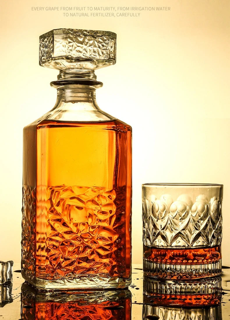 950ml Whiskey Vodka Wine Decanter Wine Bottle European Style Square Wine Glass Bottle Beer Spirits Glass Bar Home Decor 2025 New